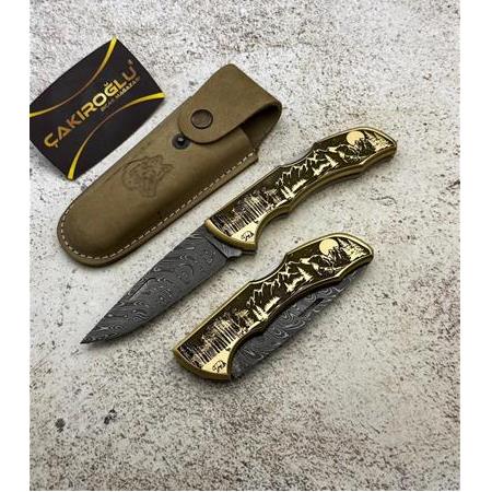 EL YAPIMI ÖZEL DAMASCUS ÇELİK, MANZARA GRAVÜRLÜ PİRİNÇ KABZE BÜYÜK BOY AV KAMP ÇAKISI KOD:0850/59