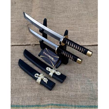 EL YAPIMI VE EL İŞÇİLİĞİ TAMAMEN ÖZEL ÜRETİM ORİJİNAL KINLI VE STANDLI 2’Lİ SET KATANA KOD:CKR455-11