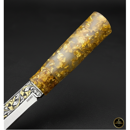 El Yapımı Özel Üretim 14 Ayar Altın İşlemeli N690 Böhler Altın Tozu Dolu Mika Kabze Tanto Av Bıçağı