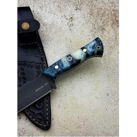 EL YAPIMI ÖZEL ÜRETİM BUSHCRAFT D2 BÖHLER ÇELİK EPOKSİ KEHRİBAR KABZELİ AV KAMP BIÇAĞI KOD:CKR661