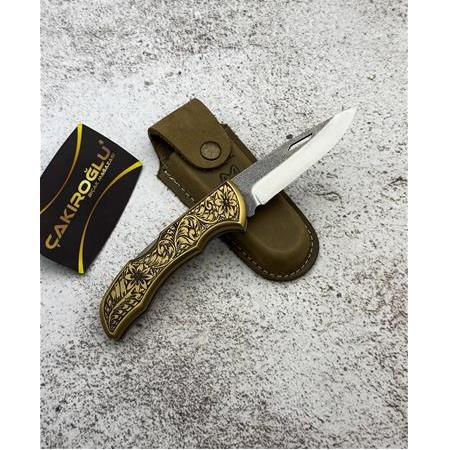 EL YAPIMI ÖZEL ÜRETİM N690 BÖHLER ÇELİK, GRAVÜRLÜ PİRİNÇ KABZE ORTA BOY AV KAMP ÇAKISI KOD:0850/41