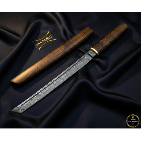 EL YAPIMI ÜST DÜZEY ŞAHESER DAMASCUS ÇELİK, KOMPLE ÖZEL KÖK CEVİZ AHŞAP DİZAYNLI KATANA (Wakizashi)