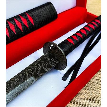 EL YAPIMI ÜST DÜZEY VİP ÖZEL ÜRETİM KUTULU DAMASCUS ÇELİK DERİ KIN’LI 90 CM KATANA KOD:CKR587-10